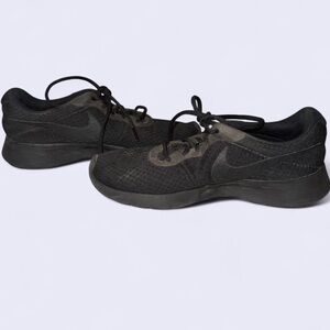 Nike Women's Black Athletic Shoes